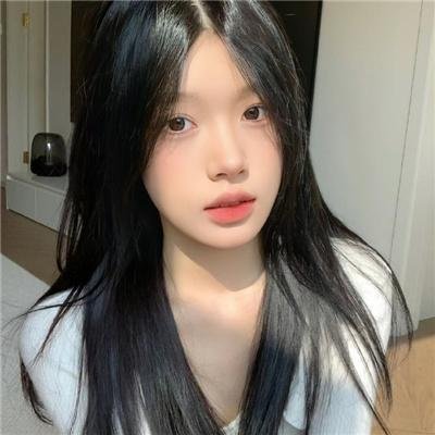 院子里的女人